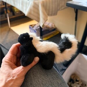 Folkmanis finger puppetPlush Skunk Toy - Black and White